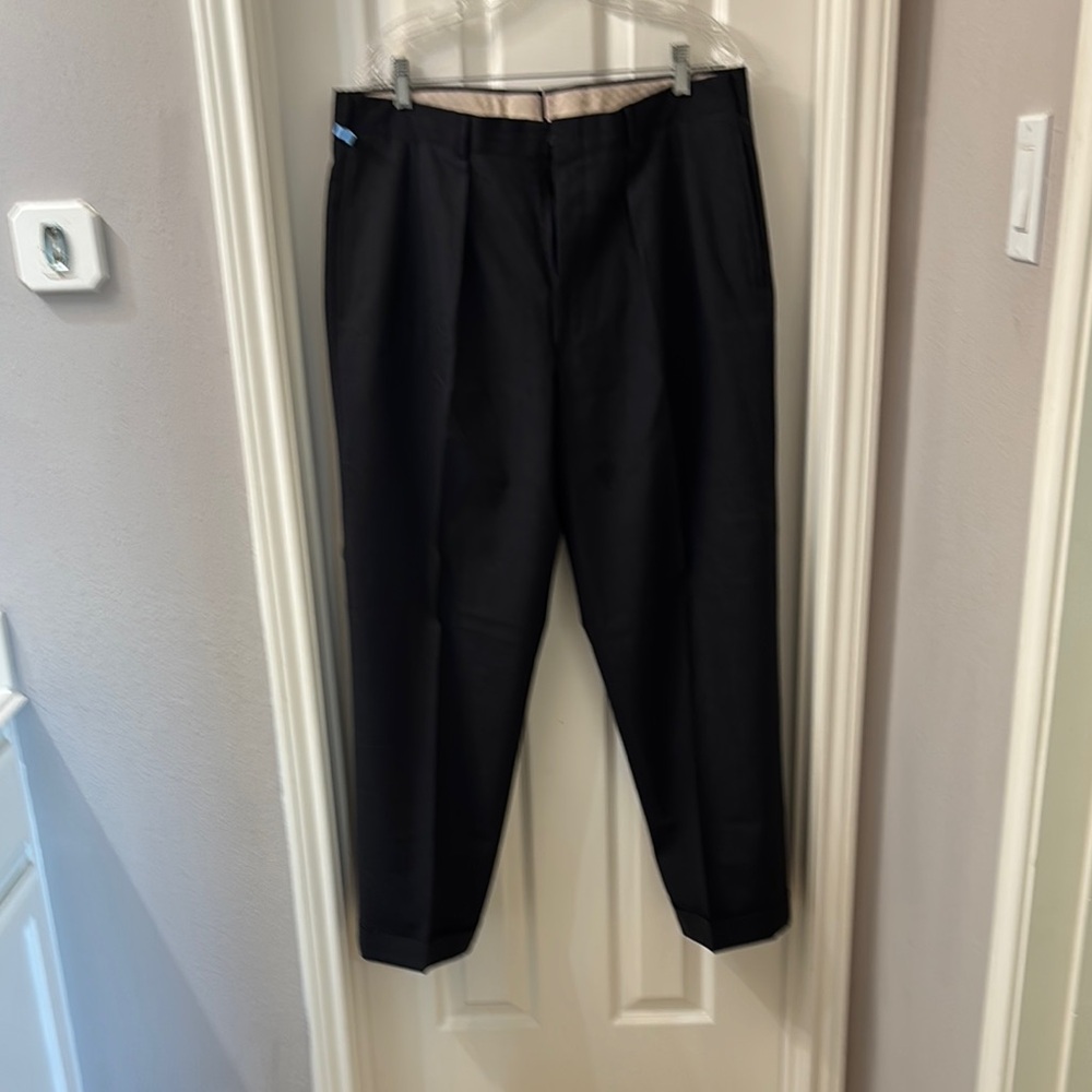 Mens classic dark grey 100% wool dress slacks. 36x29.5. cuffed. VGC. No brand